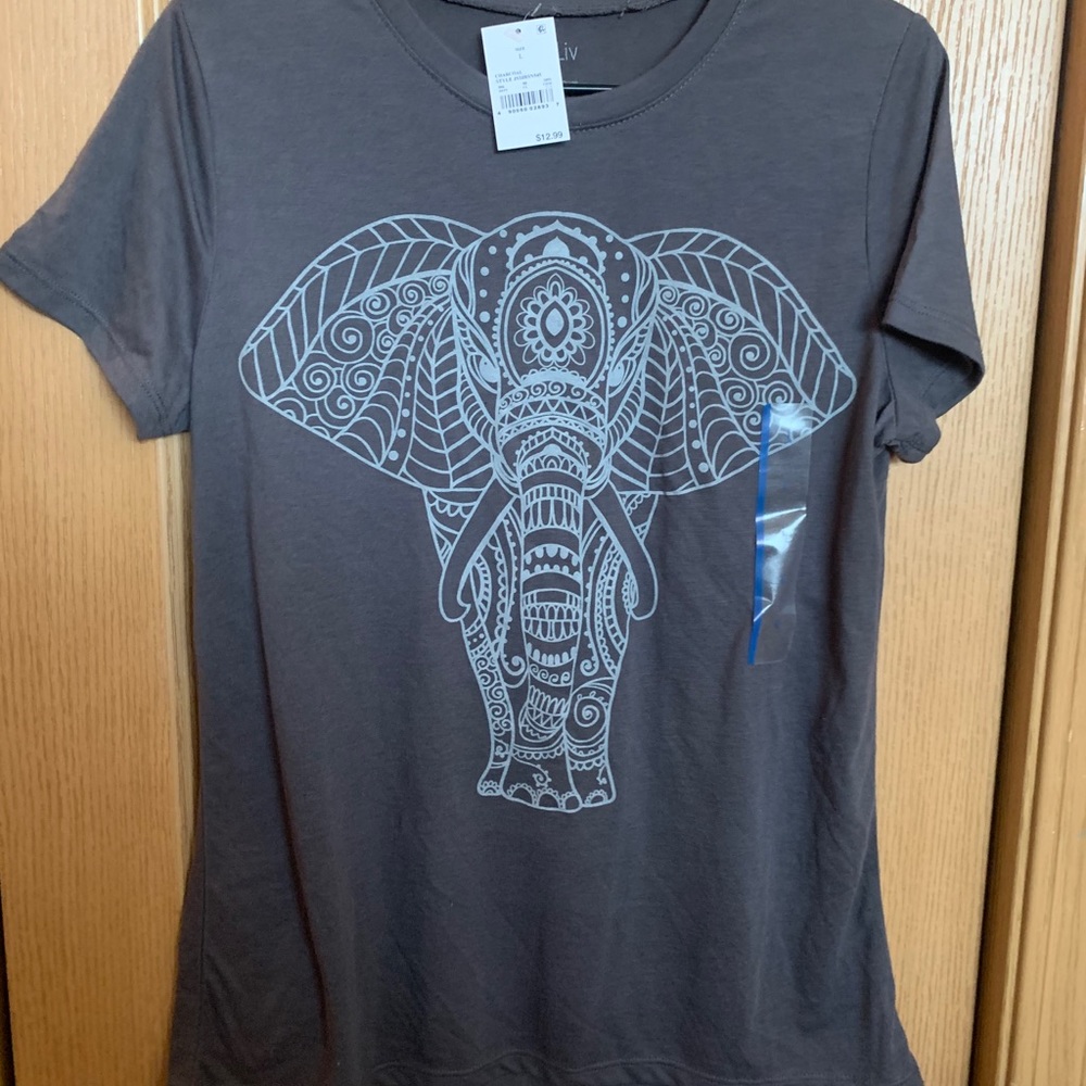 NWT Zoe + Liv Gray Elephant T Shirt L